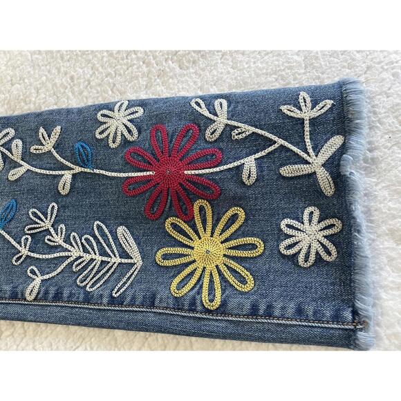 Johnny Was Jeans “The Cropped Baby Boot” Sz 25 Midrise Embroidered Floral - Picture 2 of 8